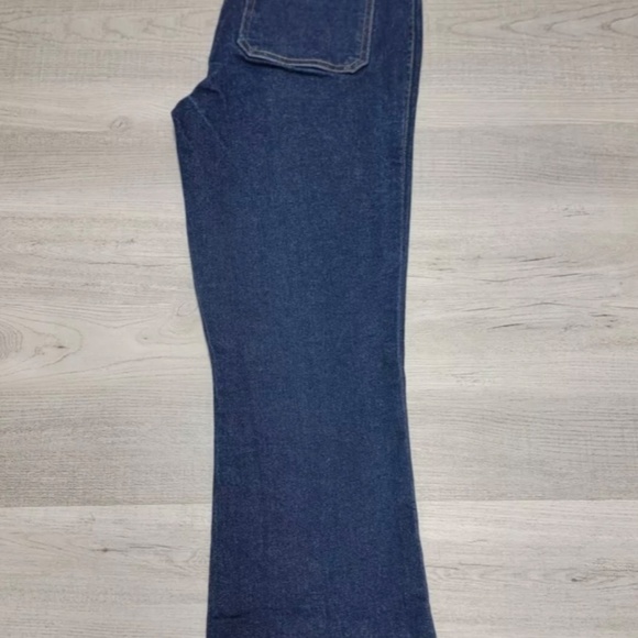 KHAITE Raquel Patch Pocket Cropped Flare Jeans - Picture 4 of 7